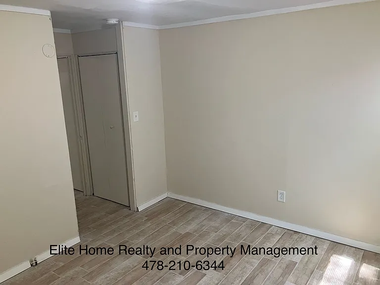 521 Hall St #1 — Photo 2