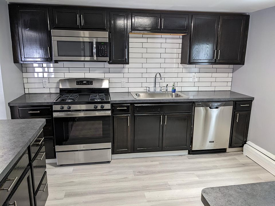 1st image of 63 Hawthorne Ave Floor 1