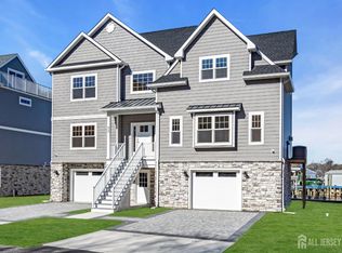 53 Pennsylvania Ave, Waretown, NJ 08758