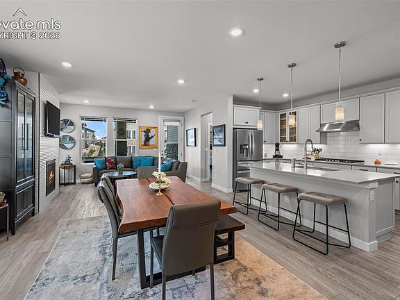 5th image of 1915 Canyonpoint Ln