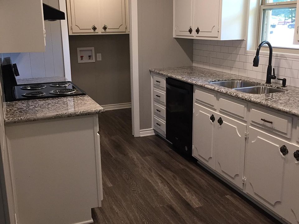 1st image of 2909 Greenhills Dr