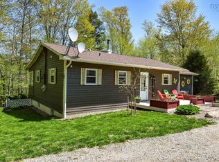 642 High Landing Rd, Lunenburg, NS B0R 1A0