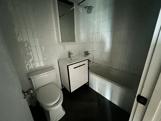 Rented by Evergreen Realty & Investments | media 4