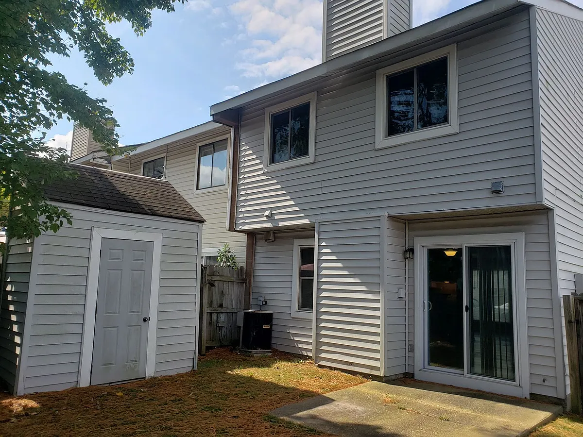 Building Photo - 100 Thalia Trace Dr