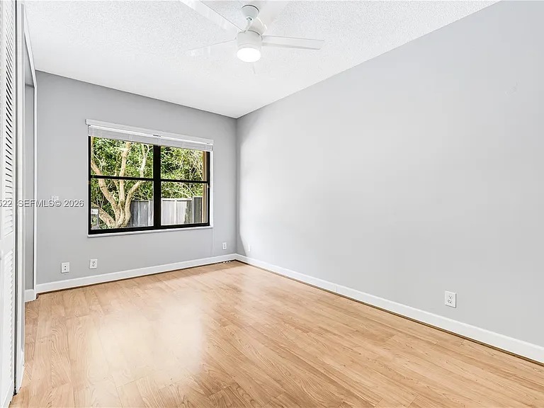 1256 Manor Dr S — Photo 24