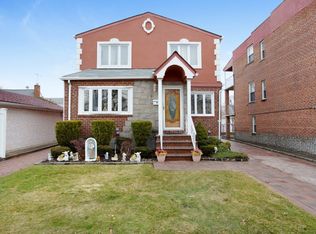 7911 265th St, Glen Oaks, NY