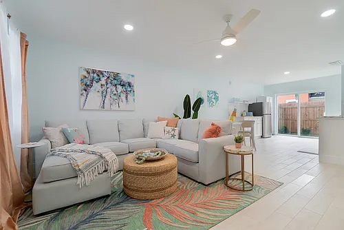 1332 Longwood St #1 Photo 1