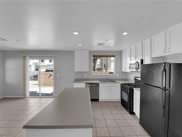 2918 Pelican Breeze Ct — Photo 17