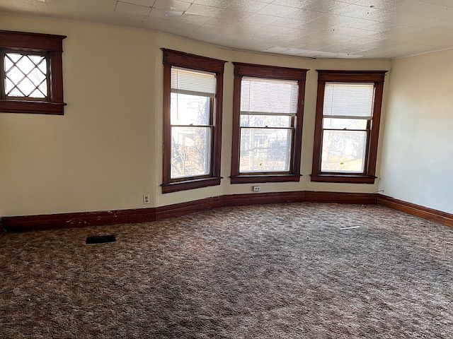 Building Photo 3