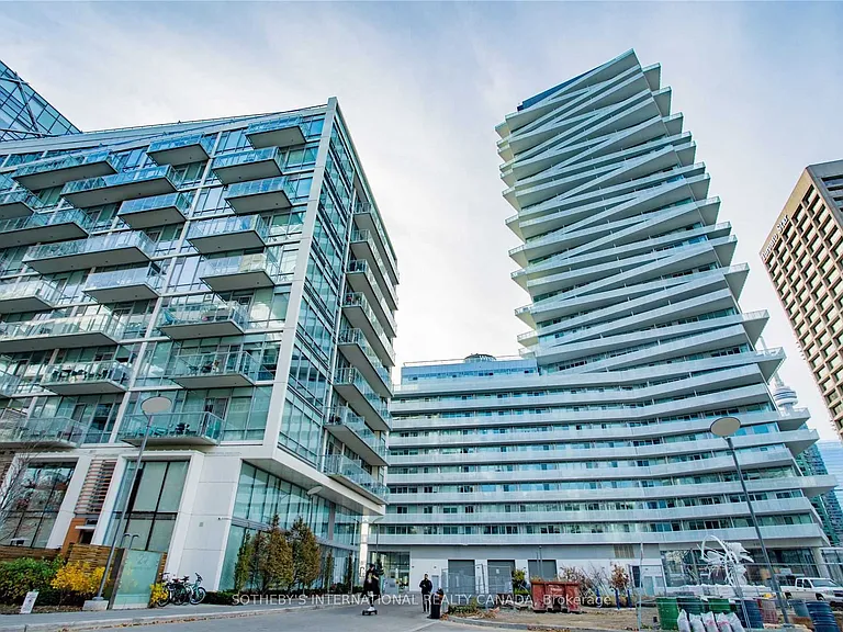 15 Queens Quay E #607 — Photo 2
