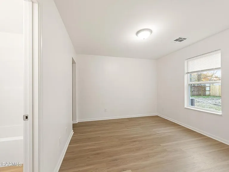 503 Joan St — Photo 10