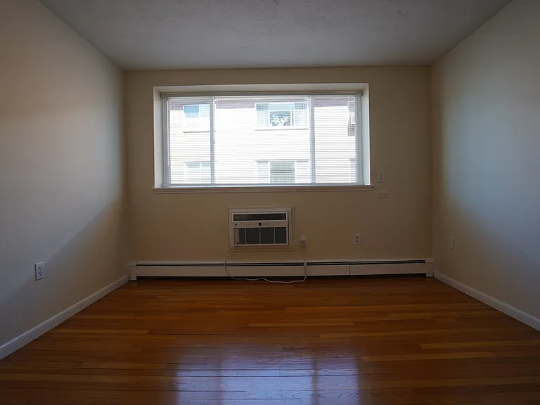 360 Market St #7 — Photo 9