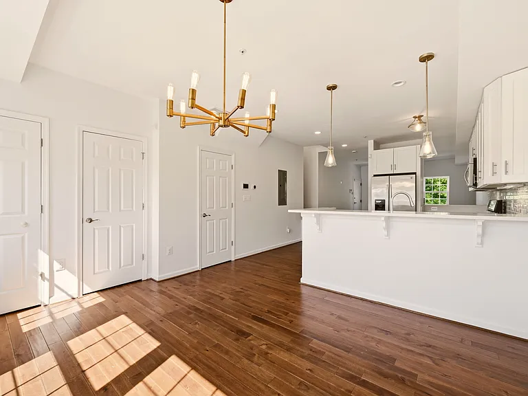 218 20th St NE #3 — Photo 19