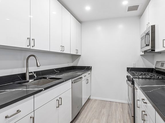 5th image of 175 Columbus Ave APT 4N