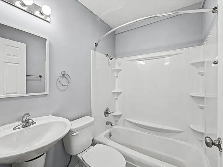 1306 Silver St — Photo 7