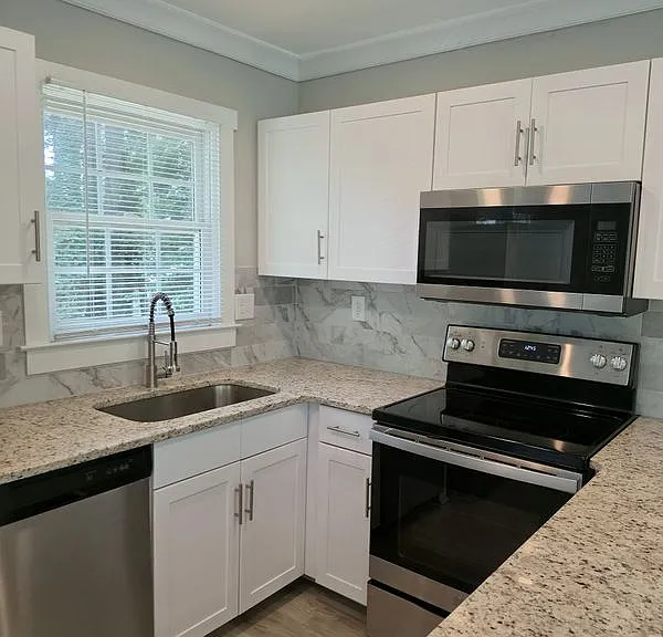 2741 Norma Cir — Photo 4