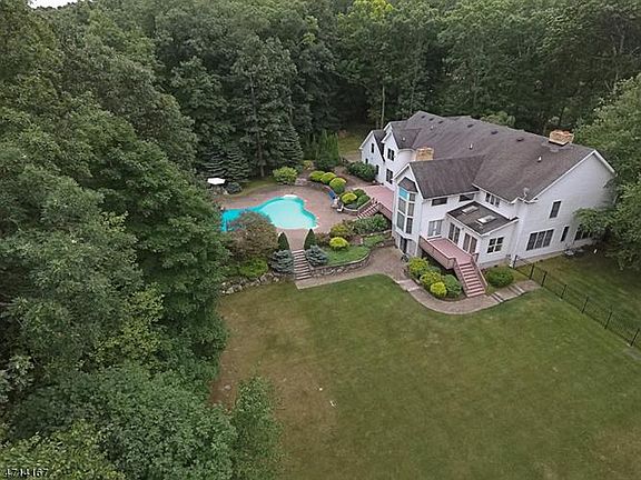 2nd image of 34 Douglas Dr