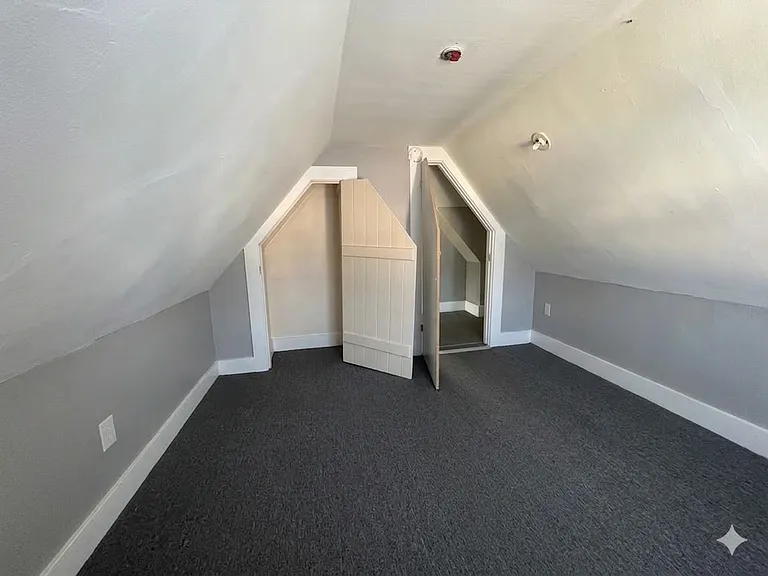 26 Cottage St — Photo 6