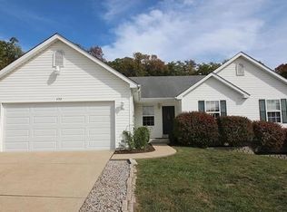 137 Winter Valley Dr, Fenton, MO 63026