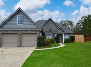 129 Hermitage Ln, Calera, AL 35040
