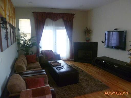2nd image of 3225 W Fullerton Ave #3SW