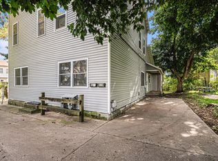 828 4th St NW, Grand Rapids, MI 49504