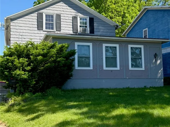 1854 Penfield Rd, Penfield, NY 14526