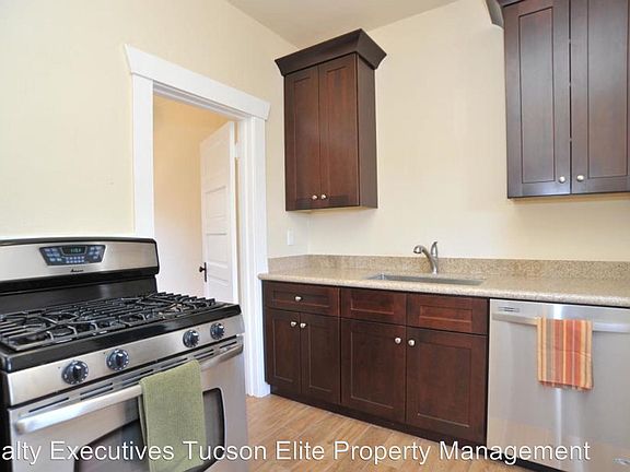 3rd image of 621 E Mabel St #A