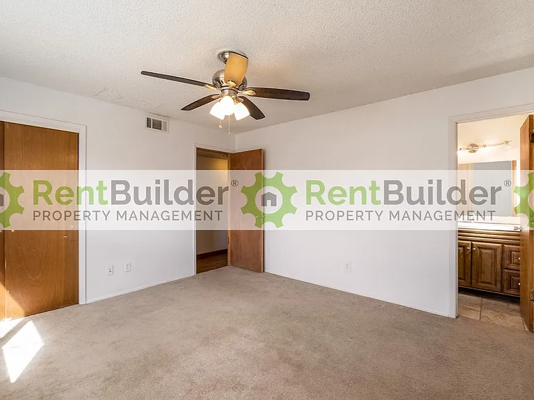 14104 Turner Pl NE — Photo 2