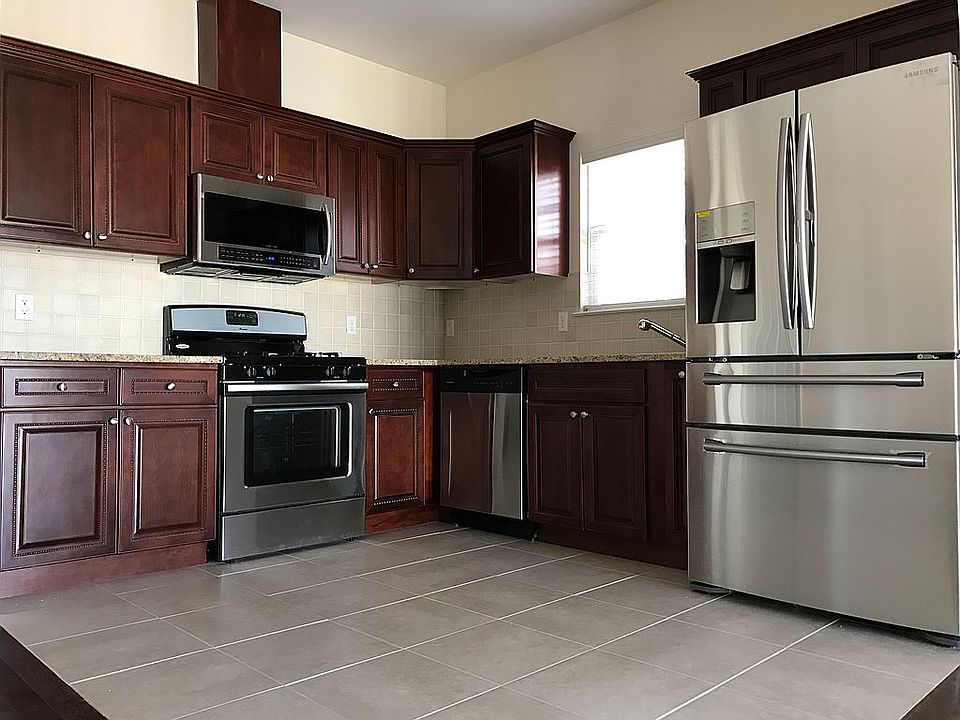1st image of 38 W 11th St
