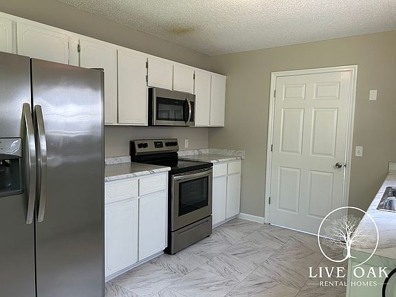 3rd image of 531 Jefferson Cir SE