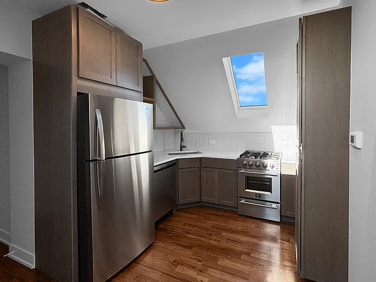 3300 W Pershing Rd #3M — Photo 4