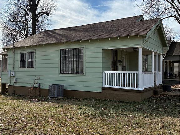 4th image of 1002 Tremont St