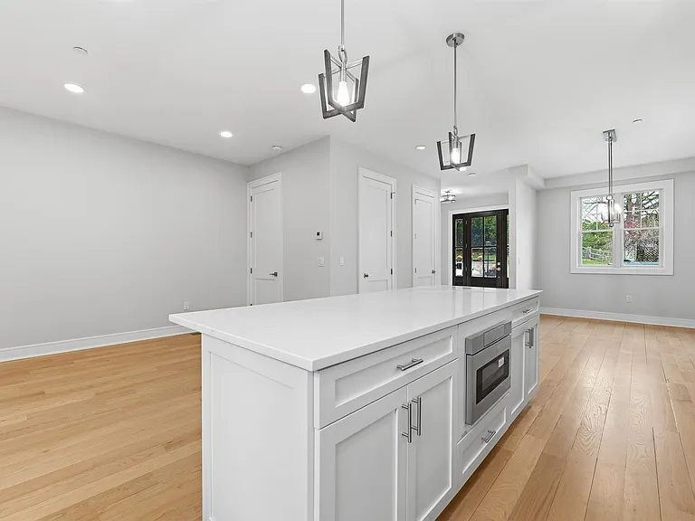603 Springfield Ave #101 — Photo 8