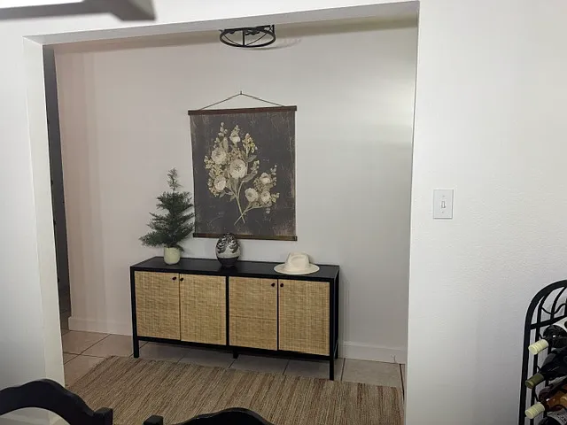 400 York St — Photo 9
