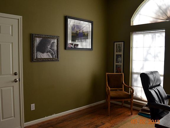 4th image of 2214 Crossbrook Ct
