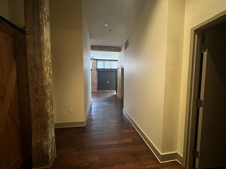 427 Pershing Ave — Photo 8