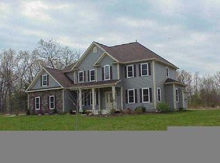 11 Crest Cir, Smithfield, RI 02917