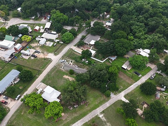 5th image of 8165 Deer View Cir