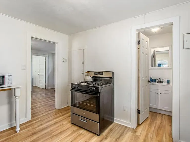 1359 Jasper Ave #2 — Photo 28