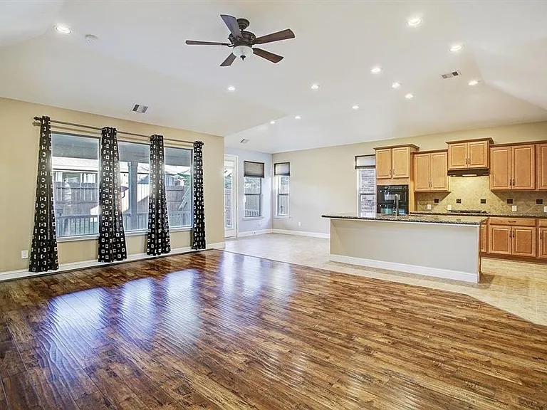 11022 Avery Oaks Ln — Photo 3