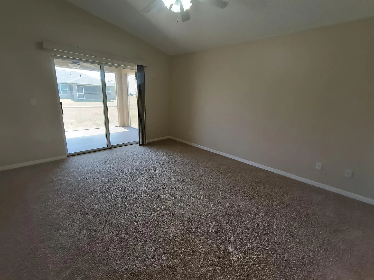 2208 NW 18th Ave - 0 — Photo 3