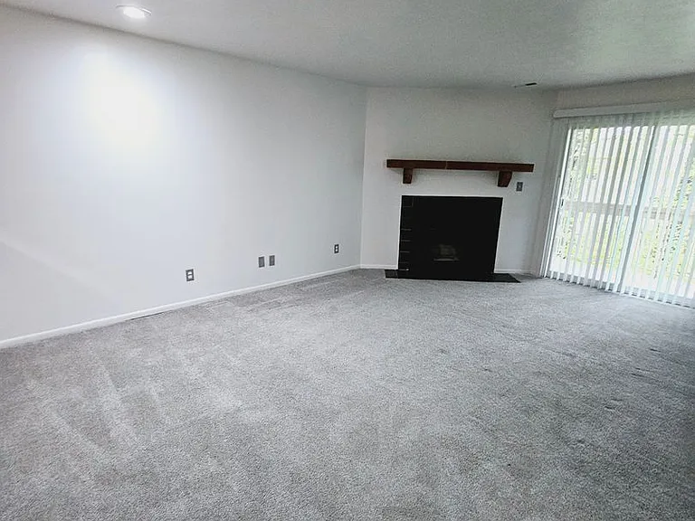 Sugarbush Apartments — Photo 157