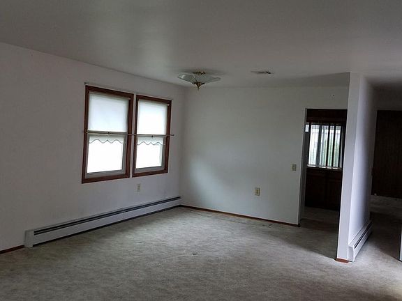 3rd image of 155 Pulaski Blvd