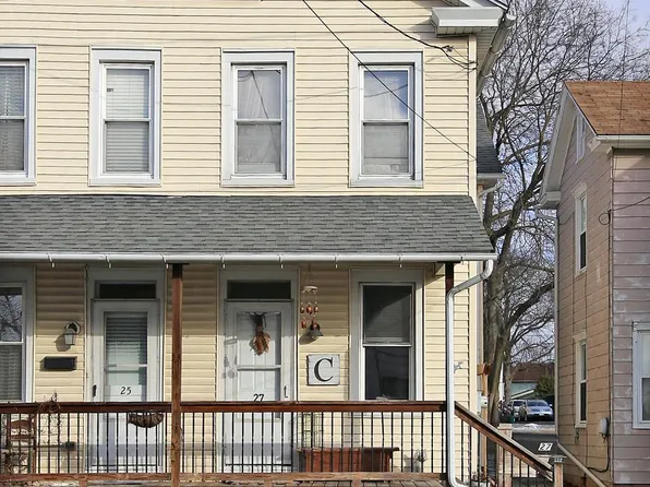 27 E Lincoln Ave, Lititz, PA 17543