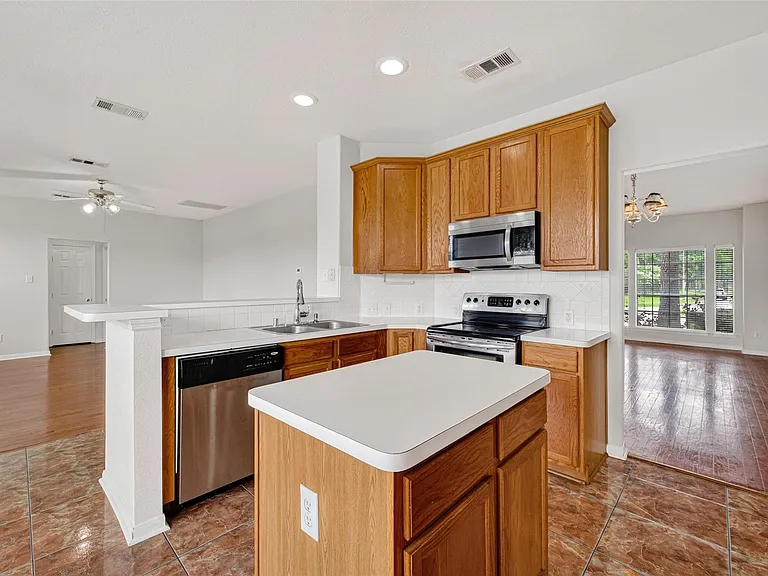 14603 Bladenboro Dr — Photo 21