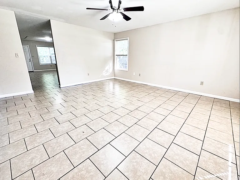 616 Creath Ave — Photo 3