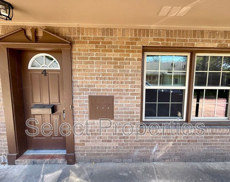 1st image of 819 W Matthews Ave #4