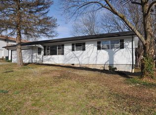 3130 N Kellett Ave, Springfield, MO 65803