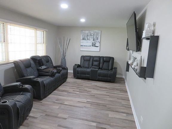 5th image of 237 N Babcock Dr